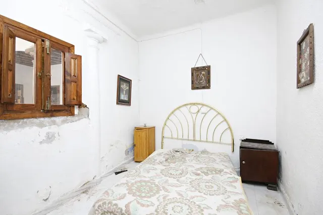 Calle Arriola junto San Juan de Dios — 18