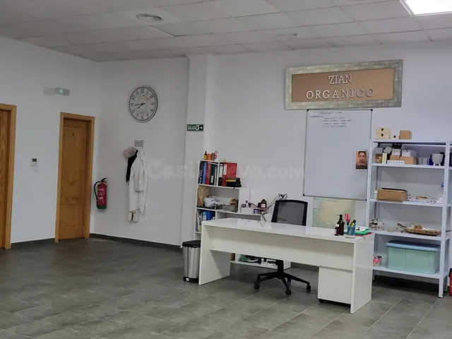 Amplio Local Comercial en San Miguel de Salinas por €125,000 - foto 3