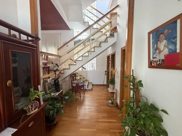 CASA DE 5 habitaciones CON GARAJE PARA 2 COCHES, TERRAZA Y A - foto 4