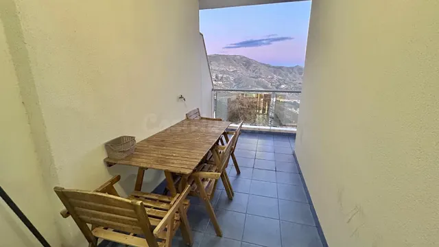 Piso reformado con vistas al mar y licencia turística en La  - foto 4