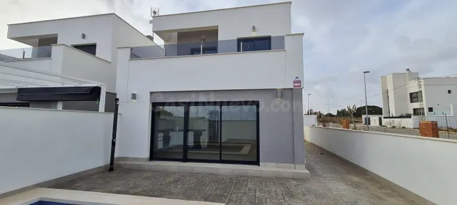 VILLAS DE OBRA NUEVA EN ORIHUELA COSTA - foto 2