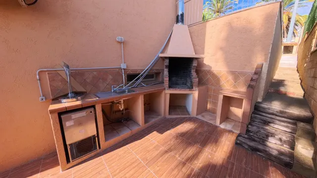 Adosado de esquina con 3 dormitiorios, piscina propia y vista al mar — 25