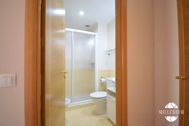 Piso en alquiler en El Puerto (Coslada) · 3 hab. · Urbanización con piscina, garaje y trastero — 15