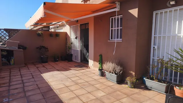 Ático con terraza de 35 m2 y vistas al mar en marina del carmen, Algeciras — 2