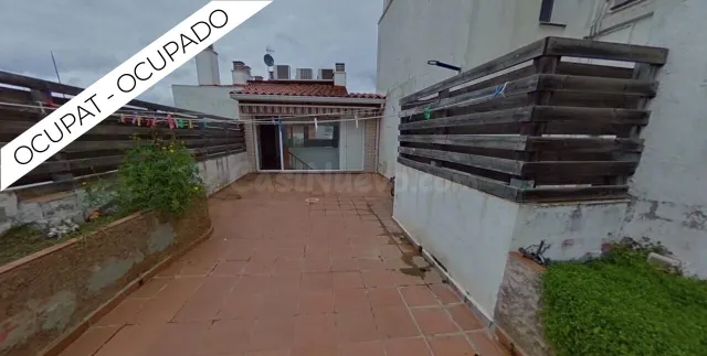 CASA DOSADA OCUPADA 3 PLANTAS 452 M2 GARAJE , BALCÓN, 2 TERR