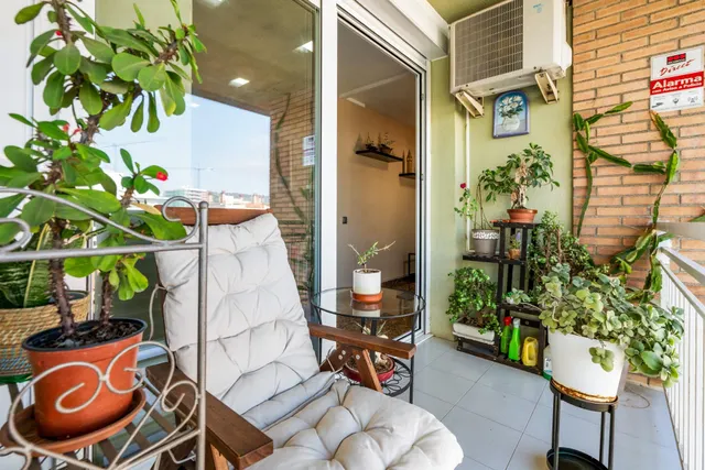 Dúplex  con 3 dormitorios mas buhardilla, 2 baños, balcón, vistas panoramicas. — 40
