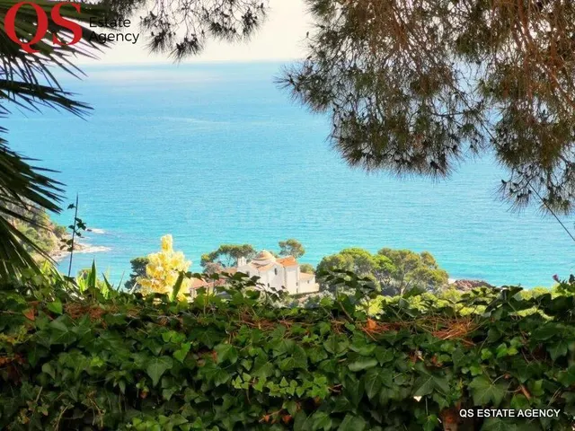 Casa con piscina y vistas al mar en urbanización Santa Crist - foto 2