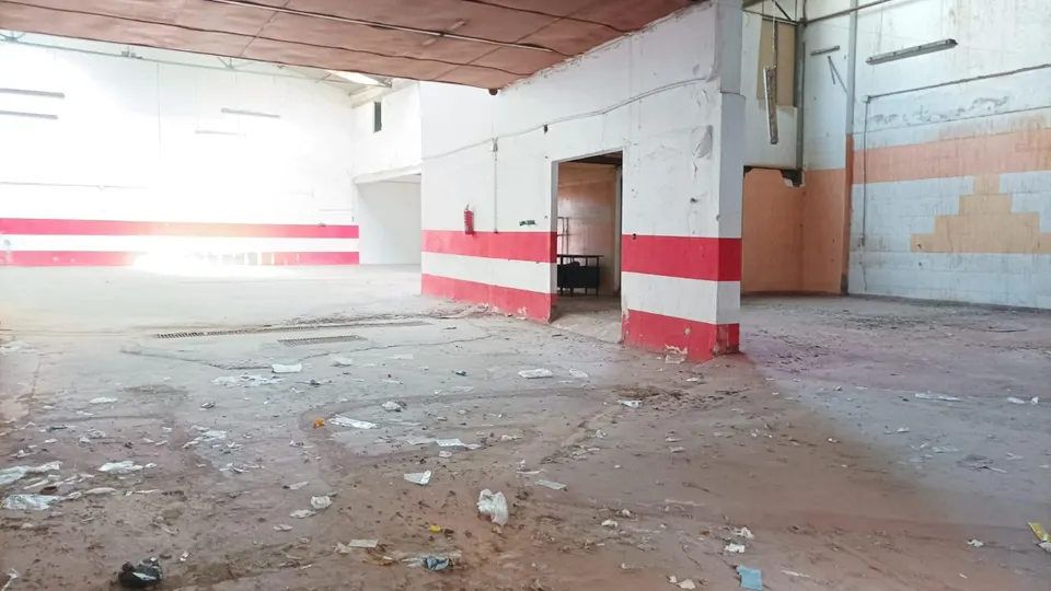 Gran local comercial a la venta