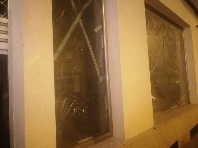 LOCAL COMERCIAL EN LA ZONA DE LOS BLOQUES — 4