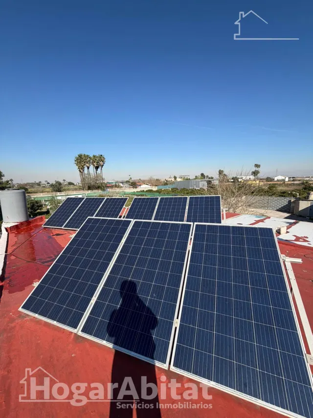 GRAN PARCELA CON VIVIENDA Y AMPLIA TERRAZA — 23