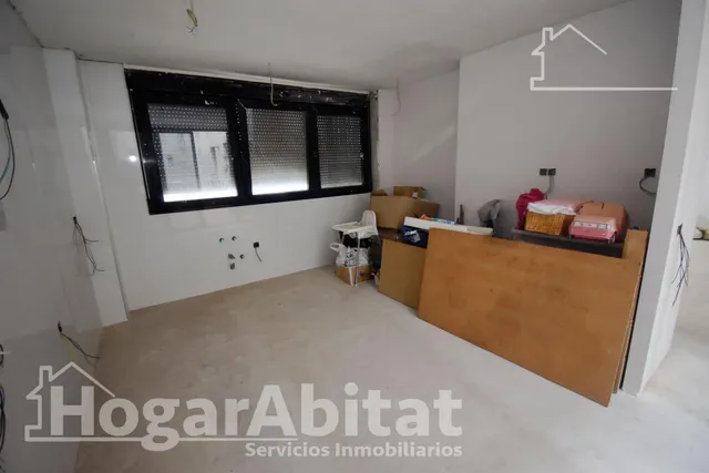 ¡Perfecto para invertir! Casa de cuatro alturas  para reformar con garaje y dos terrazas, cerca del centro — 43