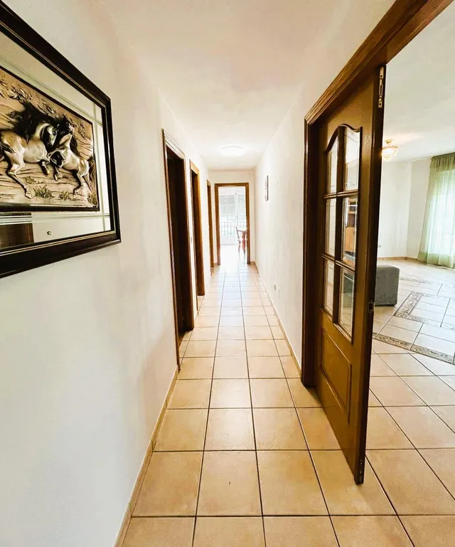 SE VENDE AMPLIO PISO EN CALLE ZARAGOZA — 9