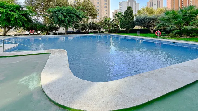 Piso en venta en calle esperanto levante benidorm — 41