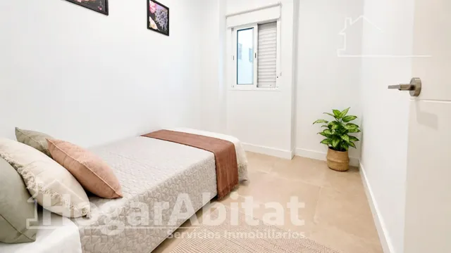 Luz, amplitud y excelentes calidades en esta moderna planta baja reformada con terraza — 18
