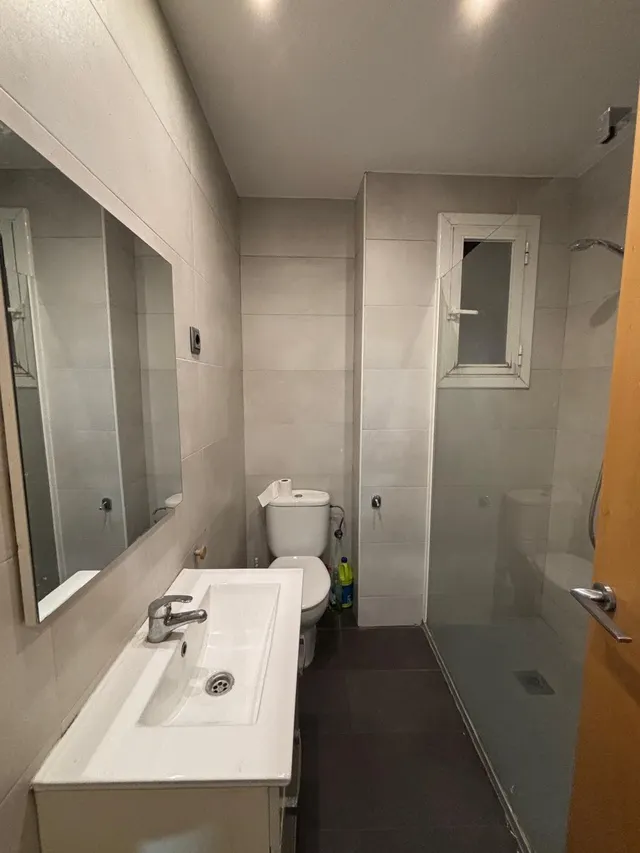 Piso Semireformado en El Raval, Barcelona por €295,000 — 15