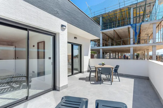 Apartamentos de nueva construcción con licencia turística y vistas a la laguna en El Raso, Guardamar del Segura — 22
