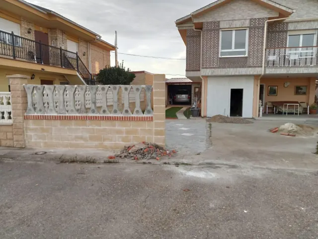 SE VENDE CASA EN VILLALOBAR, 2 PLANTAS, VIVIENDA EN PRIMERA PLANTA, PARCELA 400 M2, GARAJE 40 M2. — 4