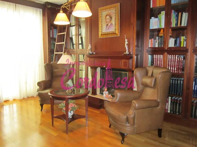 MAJESTUOSA CASA INDEPENDIENTE CON ASCENSOR Y PISCINA — 27