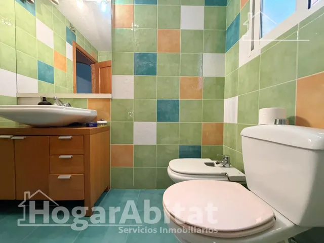 Amplia casa con terraza y garaje cerca de la playa de Sagunto — 35