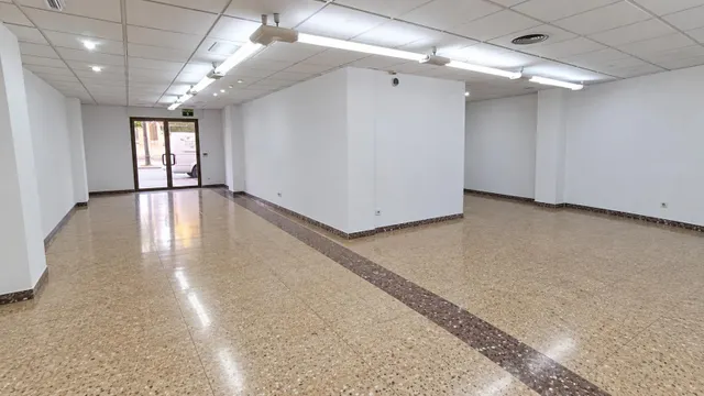 Local comercial de 482 m2 en alquiler junto al mercado de ruzafa – ideal para supermercado — 13