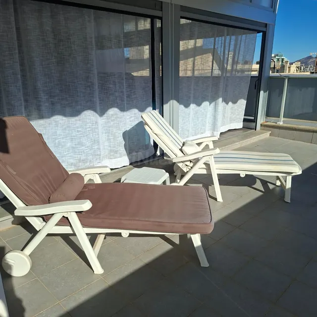 SE VENDE ÁTICO DE TRES DORMITORIOS EN VILLAJOYOSA SEVENDGROU - foto 2