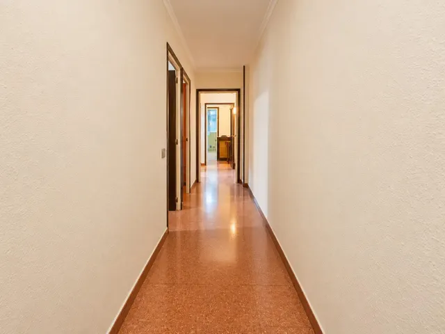 Piso de 4 habitaciones con ascensor en Manresa — 8