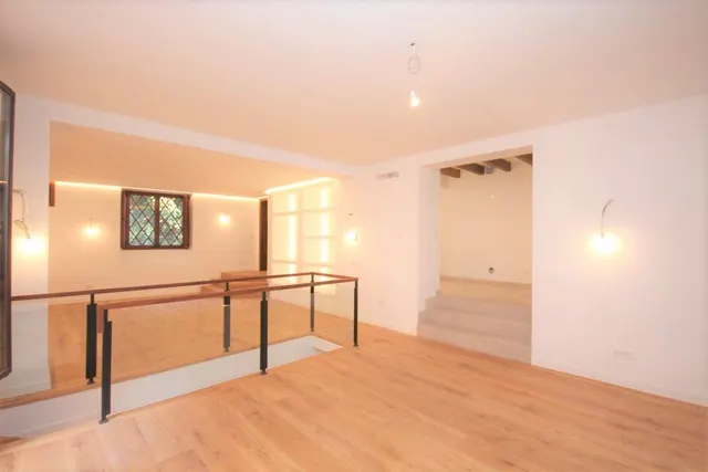 PRECIOSO DUPLEX DE OBRA NUEVA EN EL CASCO ANTIGUO DE LA CIUDAD — 8