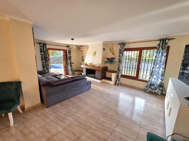 Villa en Gran Avenida de Benicàssim. Cerca del pueblo y de la playa del Voramar. 1700 m2 de parcela, — 6