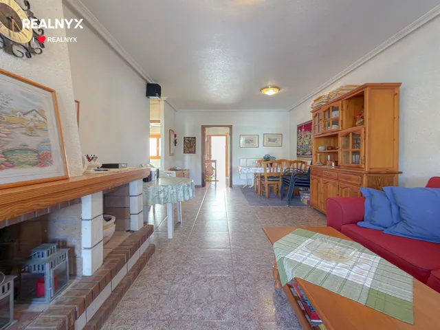 Novedad! Espectacular Bungalow con enorme terraza y ubicación privilegiada + Piscina comunitaria con zonas ajardinadas — 11