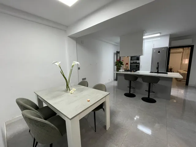 Estupendo apartamento totalmente reformado a unos pasos de la playa — 6