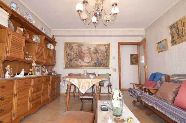 Urbis te ofrece un piso en venta en zona San Juan, Salamanca. — 50