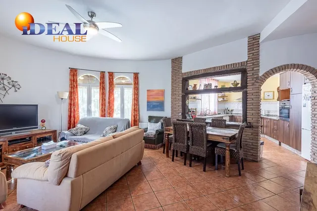 Chalet en los Chopos, Las Gabias — 11