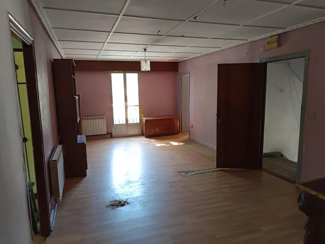 Venta de vivienda en planta primera y local en  planta baja unido a edificio de dos alturas en Gordexola — 20