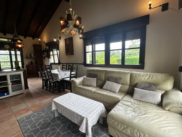 VIVIENDA INDEPENDIENTE EN ALQUILER — 15