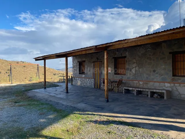 SE ALQUILA CASA EN PLENA SIERRA NEVADA ,TEMPORADA CORTA Y LA - foto 2