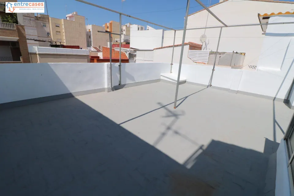 CASA Y SOLAR  EN LA PLAYA DE PUERTO DE SAGUNTO.
