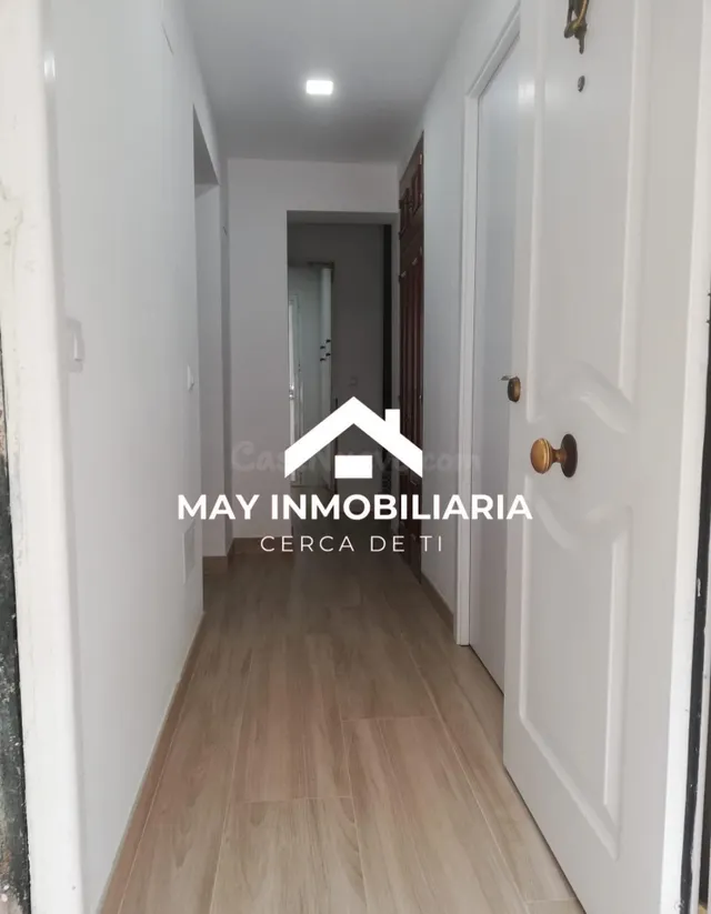 CASA ADOSADA EN VENTA EN LA PUEBLA DEL RIO - foto 2
