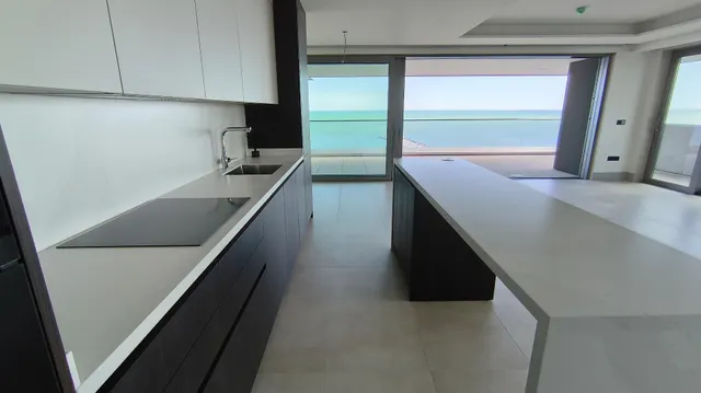 ¡Exclusivo Piso de Lujo en las Málaga Towers! — 7