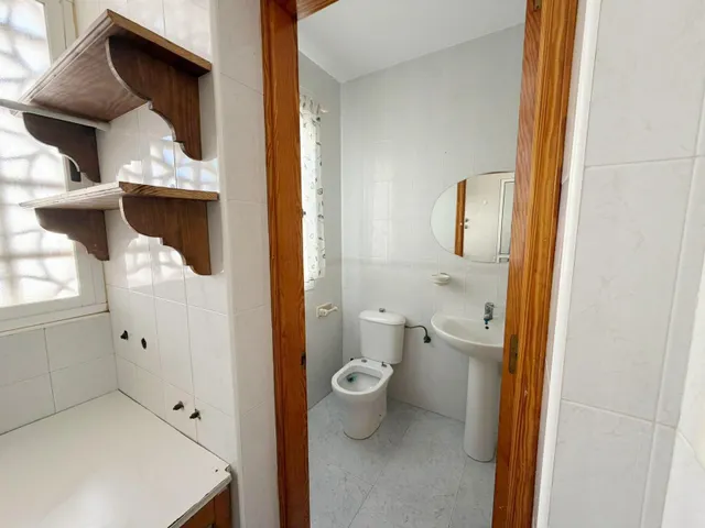 ️ TRIPLEX EN EL TOYO – RETAMAR  El privilegio de vivir junto al mar  96 m2 const.  Garaje privado incluido en el precio — 28