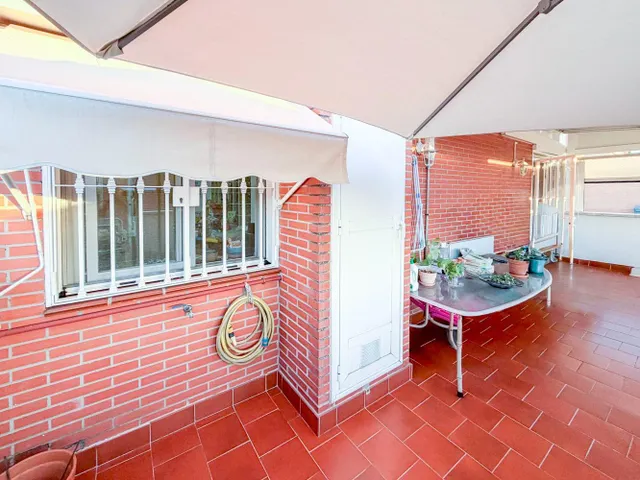 ÁTICO-DÚPLEX CON ESPECTACULAR TERRAZA — 48
