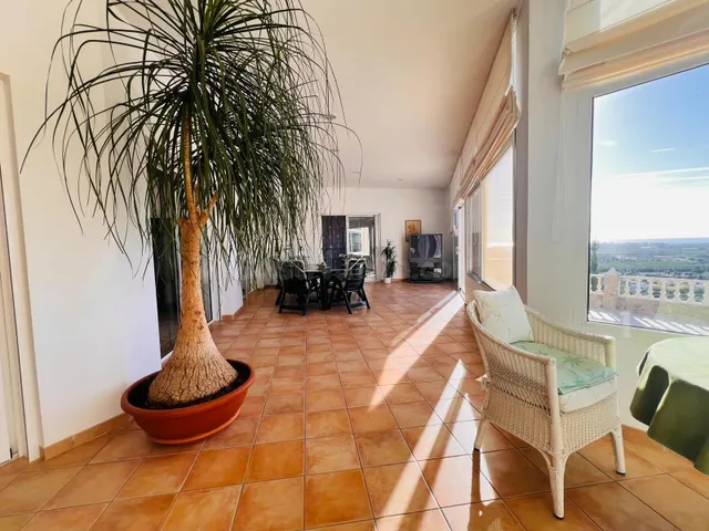 Chalet con piscina privada y vistas al mar en zona ermita – Vinaròs — 2