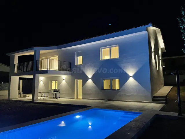 chalet independiente con piscina en Navas del Rey