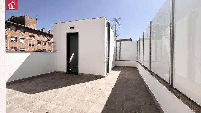 JUNTO PASEO ALMOGAVARES. BONITA CASA RECIEN REFORMADA DE 2 DORMITORIOS DOS BAÑOS Y TERRAZA DE 20 M2 — 21