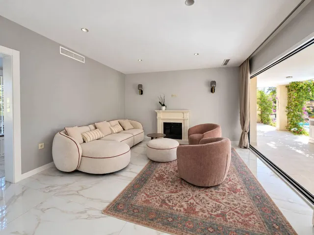 Exclusiva villa de lujo en san juan: dos casas independientes y oasis privado — 23