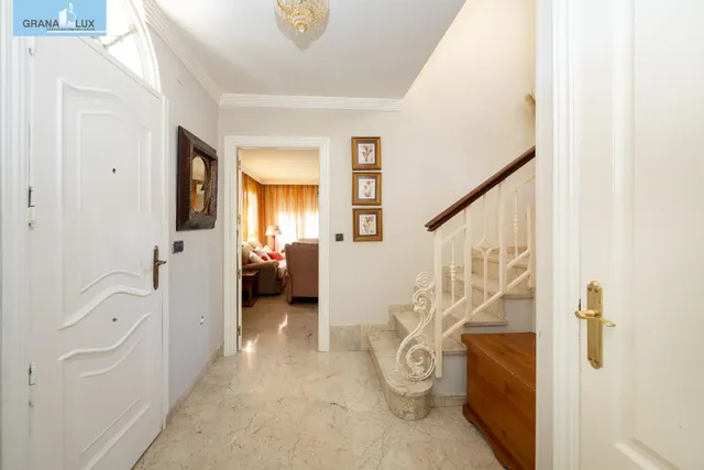 MAGNÍFICO CHALET EN URB. SUEÑOS DE CADIMA, ALHENDIN — 3