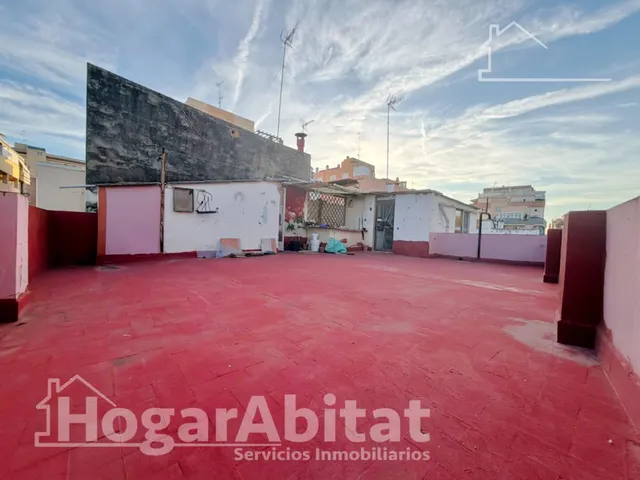 Amplia casa con terraza y garaje cerca de la playa de Sagunto — 19