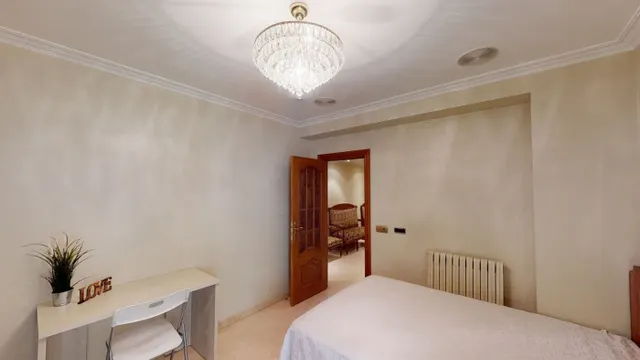 Piso 5 habitaciones 207m² en alquiler - Estación — 43