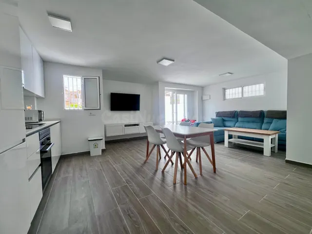Villa de 5 dormitorios y 4 baños en San Miguel de Salinas (Alicante) — 29