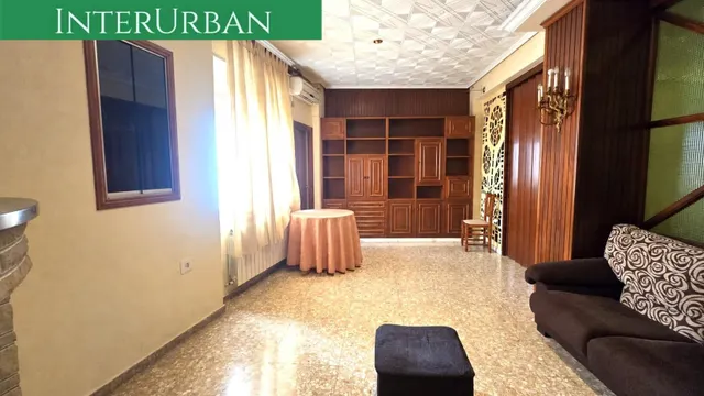 Oportunidad - Amplia casa de 197 m2 con 4 dormitorios y terraza en Benissanó — 13