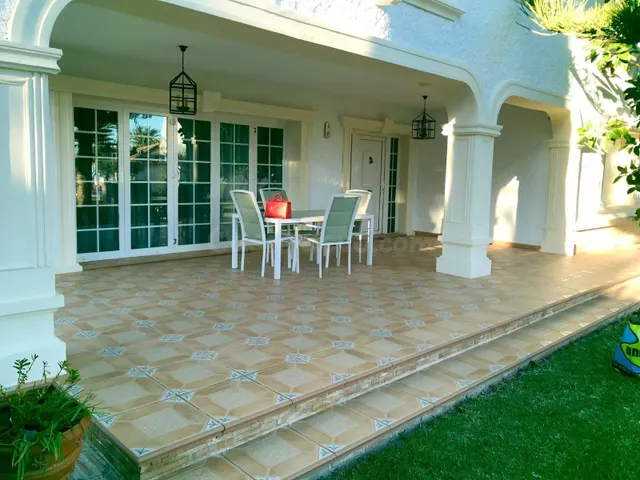 VILLA DE LUJO DE 7 DORMITORIOS A 150 M DEL MAR, CON PISCINA  - foto 2